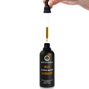AYUVANA Bio Lions Mane Liquid - Die Pippette mit der braunen Flüssigkeit ist voll aus dem Glas gezogen