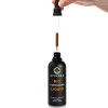 AYUVANA Bio Cordyceps Liquid - Die Pippette mit der braunen Flüssigkeit ist voll aus dem Glas gezogen