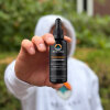 AYUVANA Bio Vitalpilz Liquid - Die Pippette ist befüllt und leicht aus dem Glas gezogen